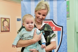 Předvánoční návštěva hráčů z MFK Vítkovice udělala dětem radost