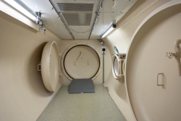 Stará hyperbarická komora dosloužila, hledá se pro ni nové využití