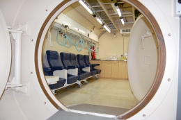Stará hyperbarická komora dosloužila, hledá se pro ni nové využití